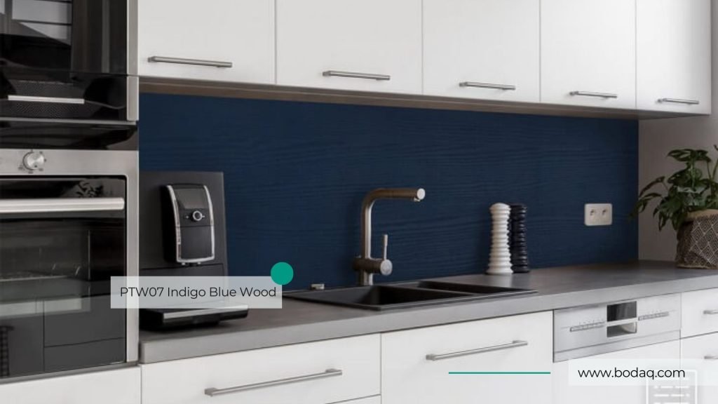 PTW07 Indigo Blue Wood: Kitchen backsplash
