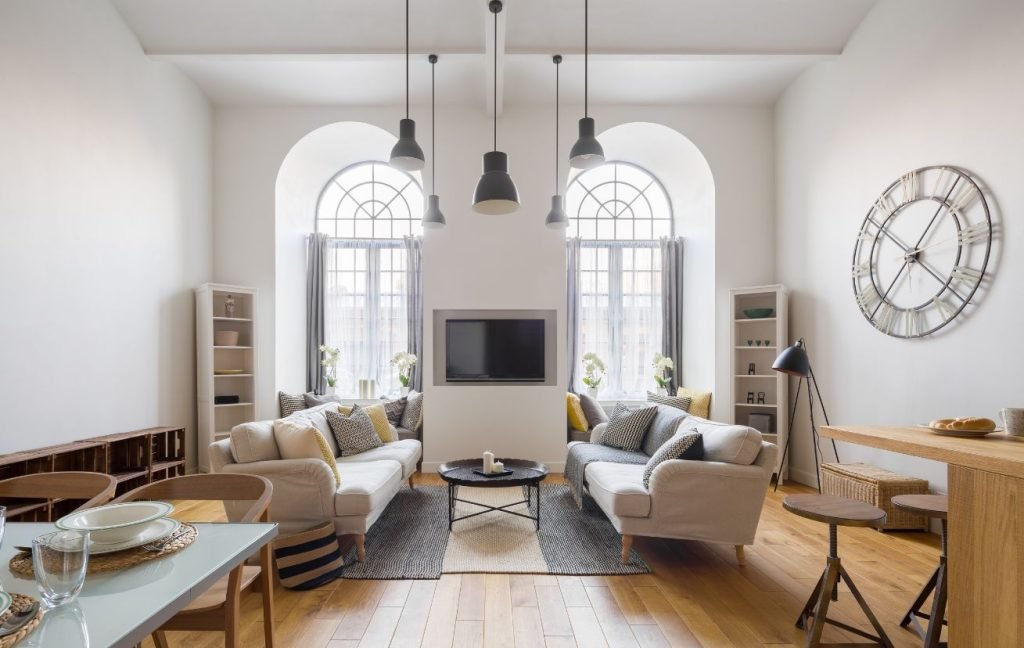 Modern Large Wall Decor Ideas for Living Room: Big Clock