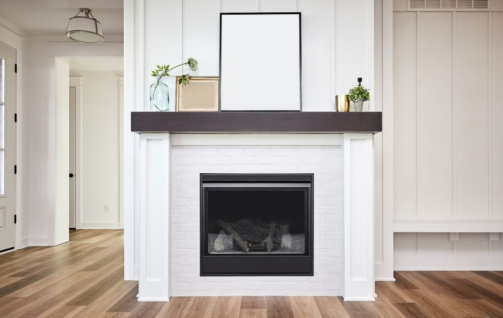 Different height of décor pieces you use for the mantel can be benefitial.