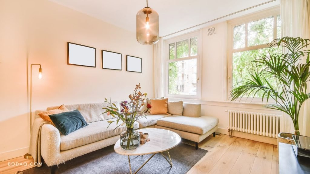 How to use off-white color: create a monochromatic look